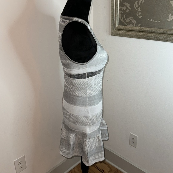 John John sleeveless ruffle hem sweater knit striped gray silver mini dress Sz S - Picture 4 of 9